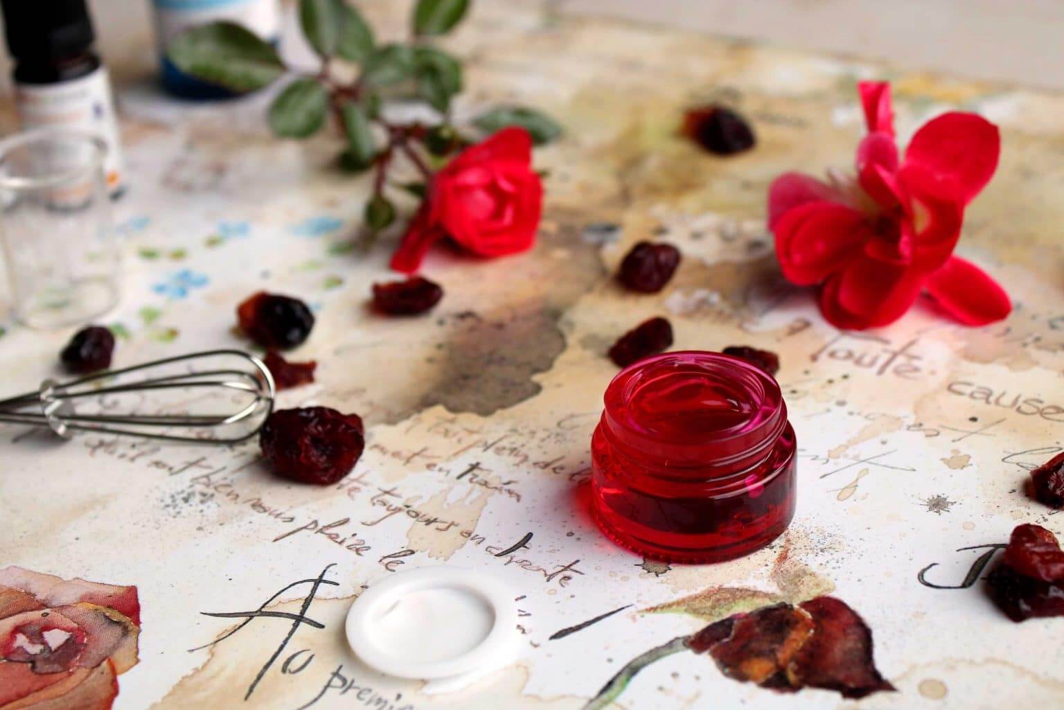 Gel à la rose pour le contour des yeux